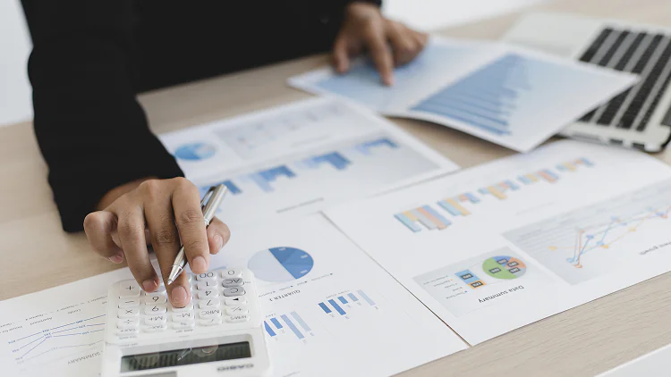 calculating financial report